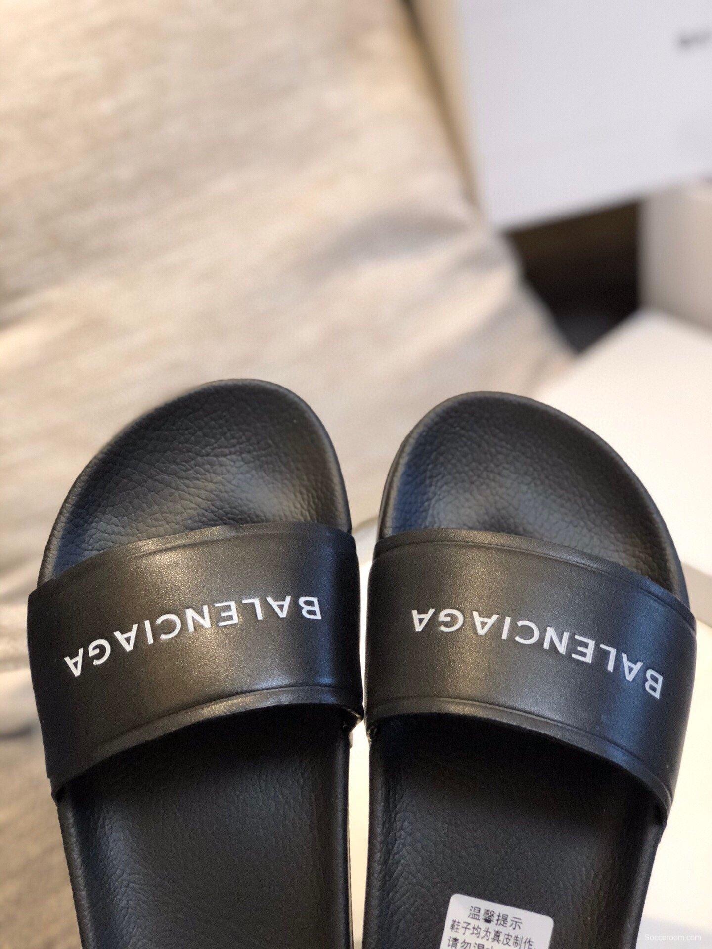 2 Color Men/Women Balenciaga Slipper Item 1092130