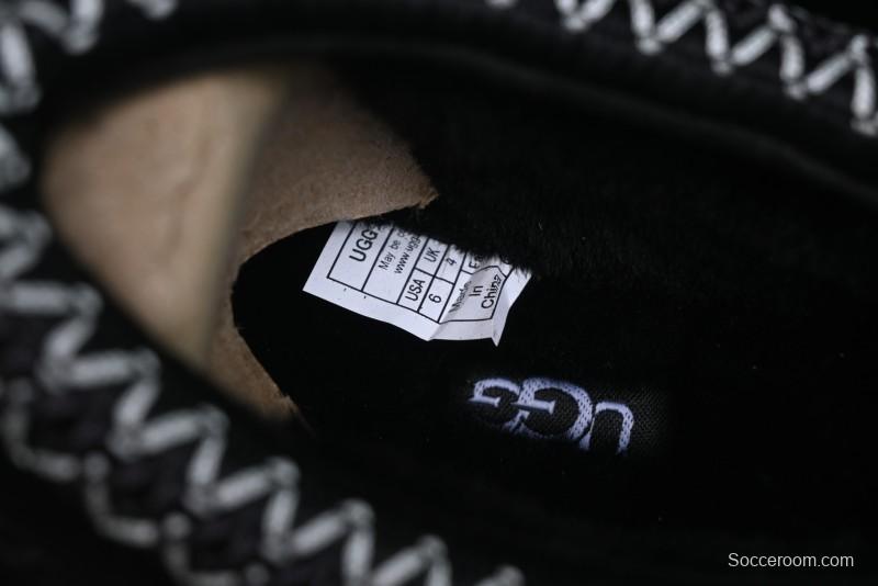 UGG Classic Mini II Snow Boots with TREADLITE Outsole - 5955