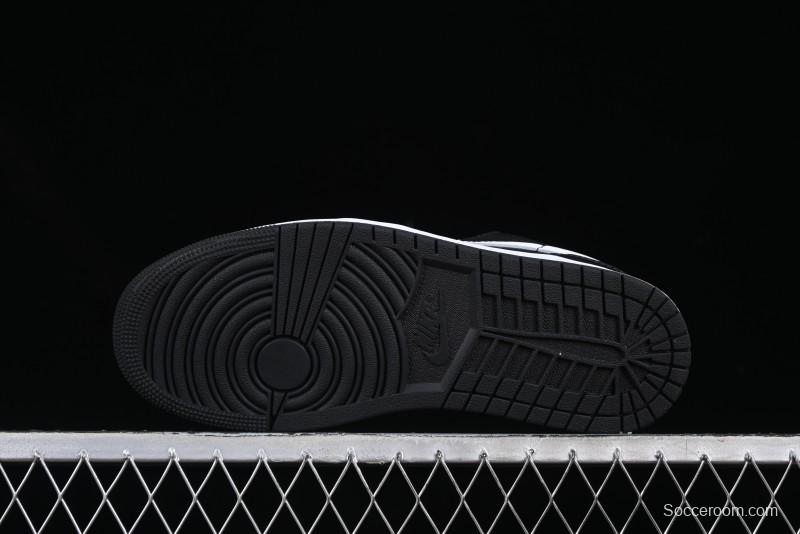Nike Air Jordan 1 Low Retro Basketball Shoes in Black and White - 553558-043