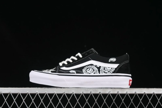Vans Old Skool 36 Low-Top Retro Skate Shoes - VN000CRPGRN