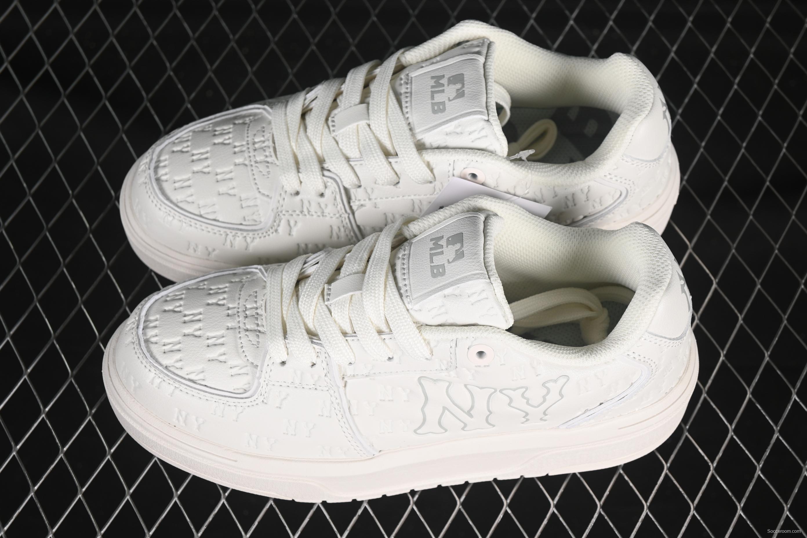 New York Yankees MLB Bigball Chunky Embo Monogram Platform Sneakers - 3ASXE015N50WHS