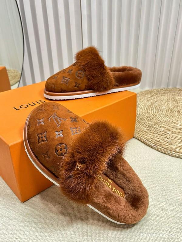 2024 Slippers Louis Vuitton Brown Suede Shearling Slippers MJ00340