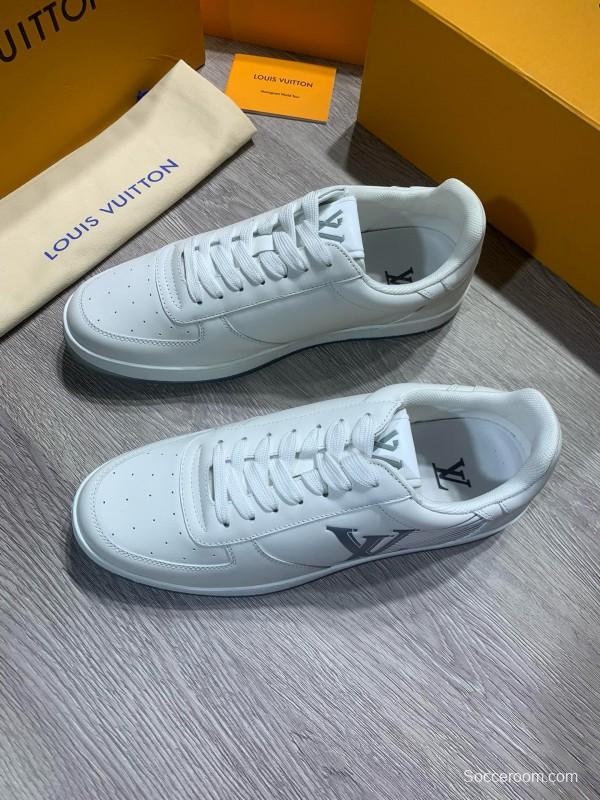 2024 Men Louis Vuitton White Leather Sneakers MJ00380