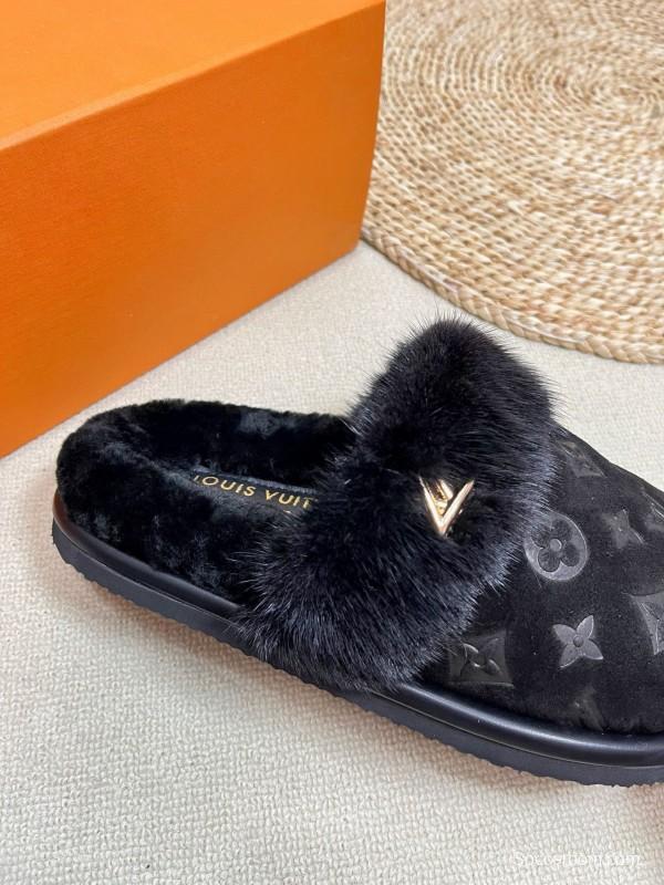 2024 Women Louis Vuitton Black Fur Slippers MJ00340