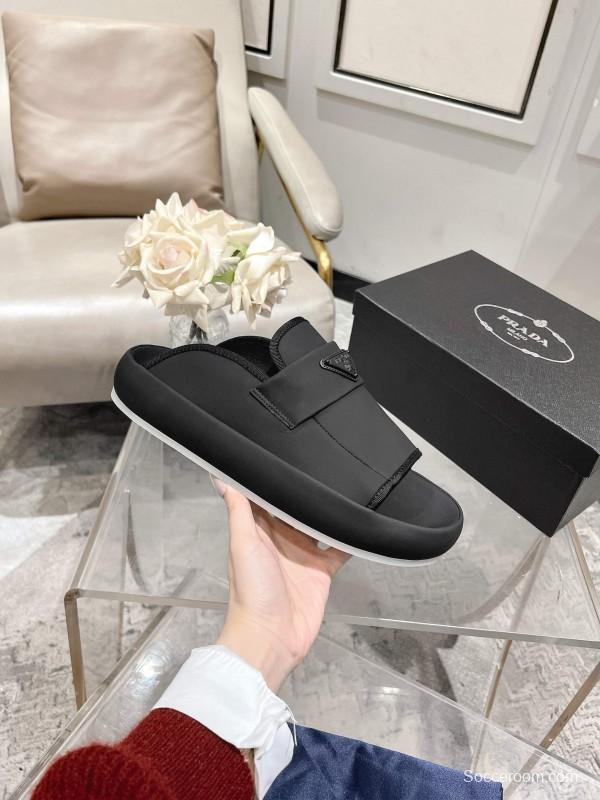 2025 Men Prada Black Leather Slippers KFY00220