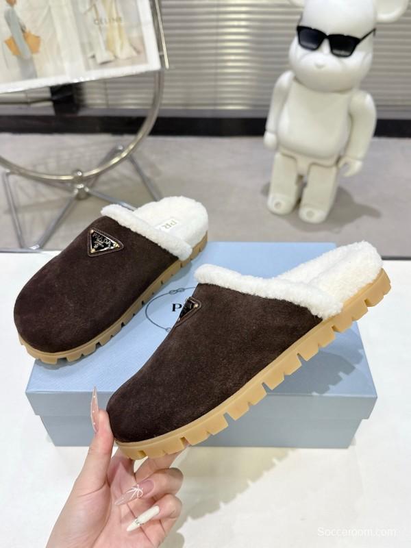Prada Fall/Winter 2025 New Fur Mule Slippers Triangle Buckle Bread Head Half Slippers - KFY00270