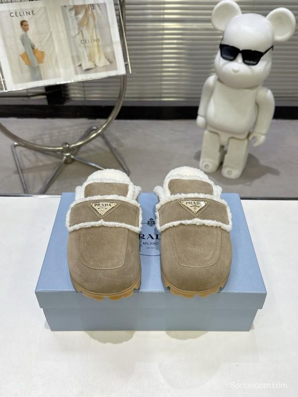 Prada Fall/Winter 2025 New Fur Mule Shoes Triangle Buckle Bread Toe Half Slippers - KFY00270