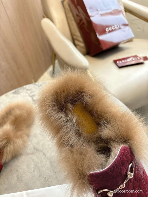 Gucci Women's Fur Mule with Double G Pattern and Horsebit Detail - LY00340