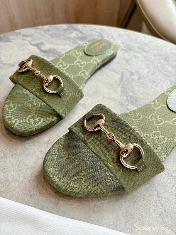 Gucci 2025/SS Leather Mule Sandals with Light Gold Horsebit Detail - LY00280