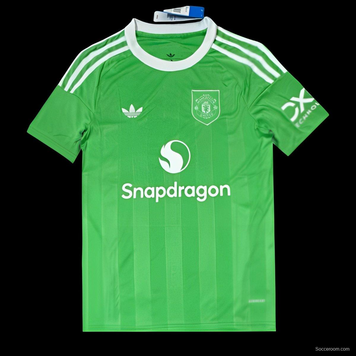 25/26 Manchester United Green Goalkeeper Jersey